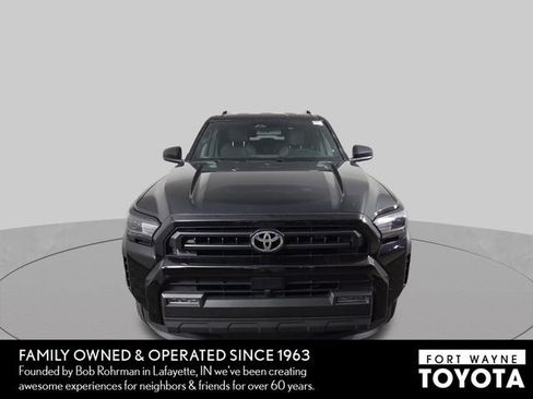 Used 2025 Toyota 4Runner SR5 AWD/4WD image 3