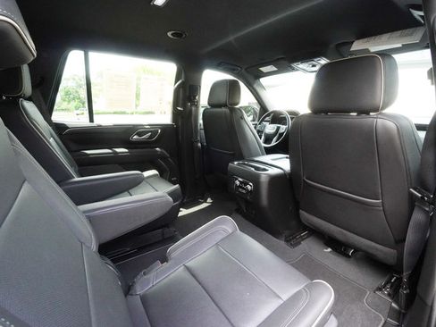 Used 2022 GMC Yukon SLT w/ SLT Luxury Package AWD/4WD image 22