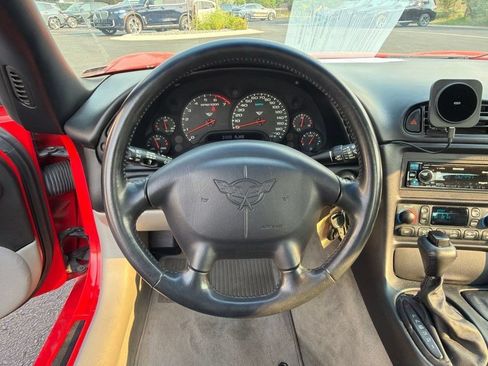 Used 2001 Chevrolet Corvette Coupe w/ Preferred Equipment Group2 RWD image 12