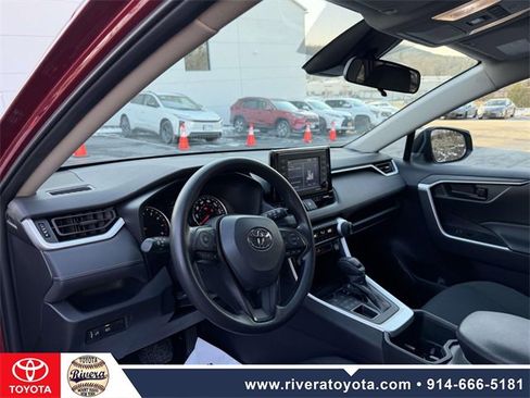 Used 2022 Toyota RAV4 LE image 13