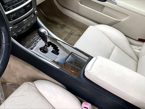 Used 2010 Lexus IS 250C image 14