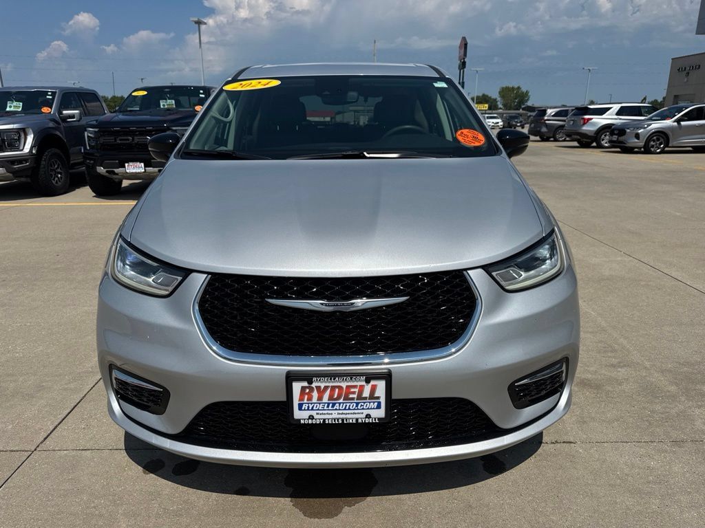 Certified 2024 Chrysler Pacifica Touring-L FWD image 27