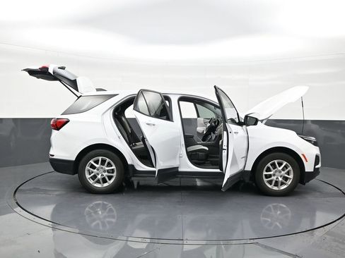 Used 2023 Chevrolet Equinox LS FWD image 29
