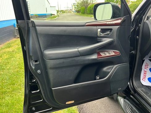 Used 2013 Lexus LX 570 4WD w/ Luxury Pkg image 8