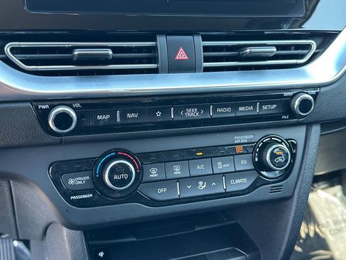 Used 2022 Kia Niro EX w/ Cold Weather Package image 28