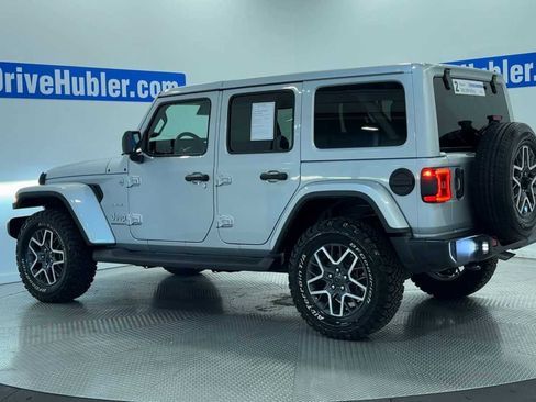 Used 2024 Jeep Wrangler Unlimited Sahara w/ Technology Group AWD/4WD image 5