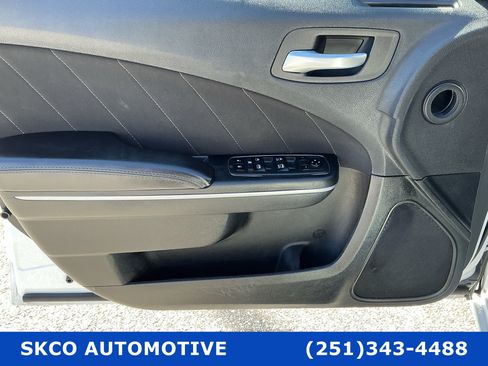 Used 2020 Dodge Charger SXT image 12