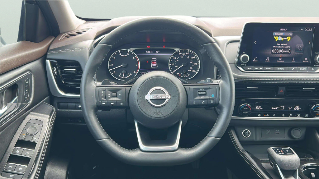 Used 2023 Nissan Rogue SL FWD image 25