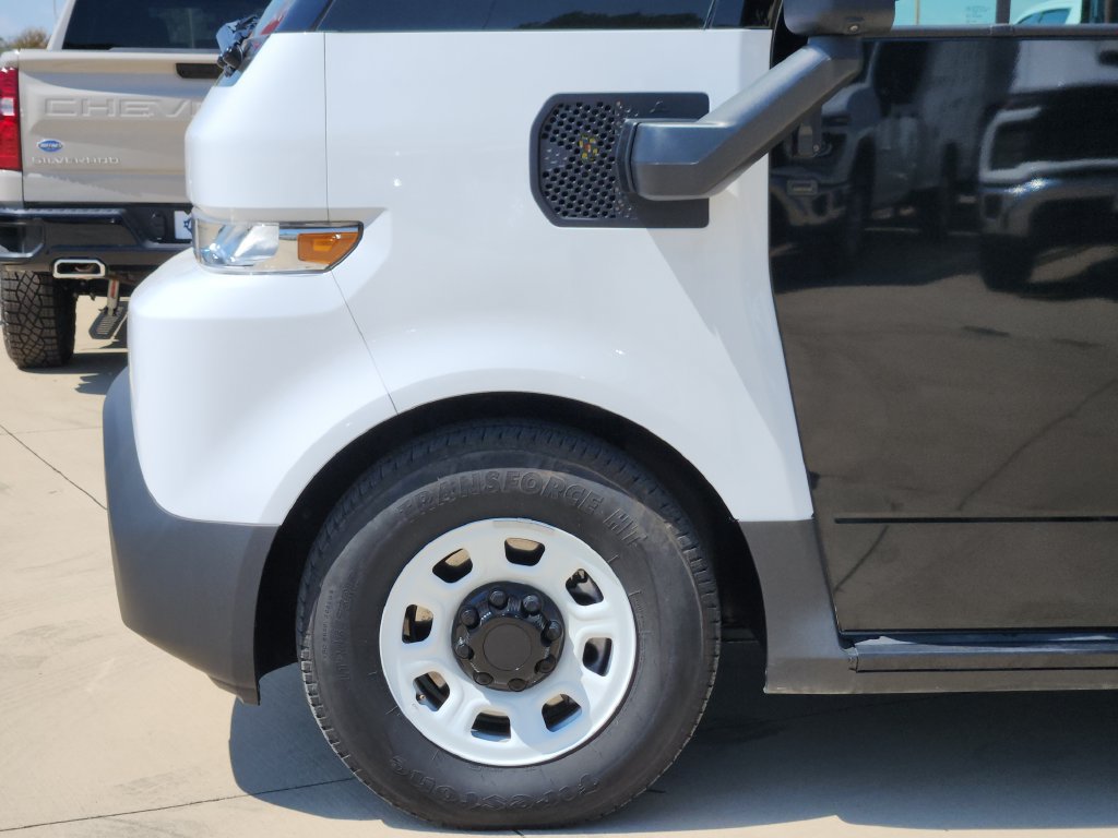 Used 2024 Chevrolet Brightdrop 600 w/ Battery Pack, Max Range AWD/4WD image 8