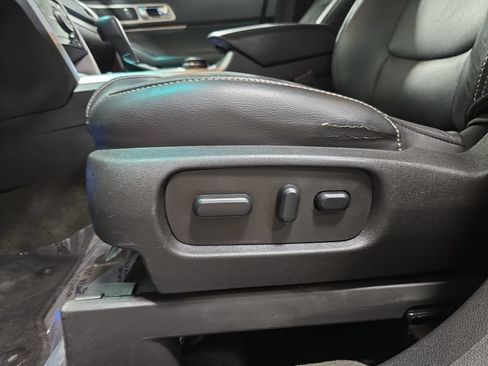 Used 2015 Ford Explorer Sport w/ Equipment Group 401A AWD/4WD image 33