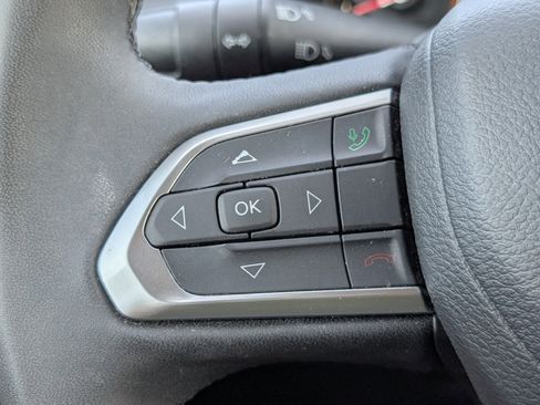 Used 2023 Jeep Compass Latitude AWD/4WD image 25