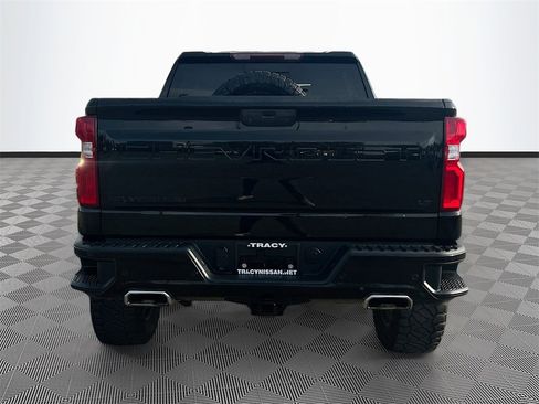Used 2021 Chevrolet Silverado 1500 LT Trail Boss w/ Convenience Package II image 6