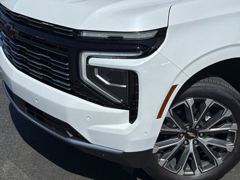 New 2026 Chevrolet Tahoe High Country w/ LPO, Illumination Package AWD/4WD image 3