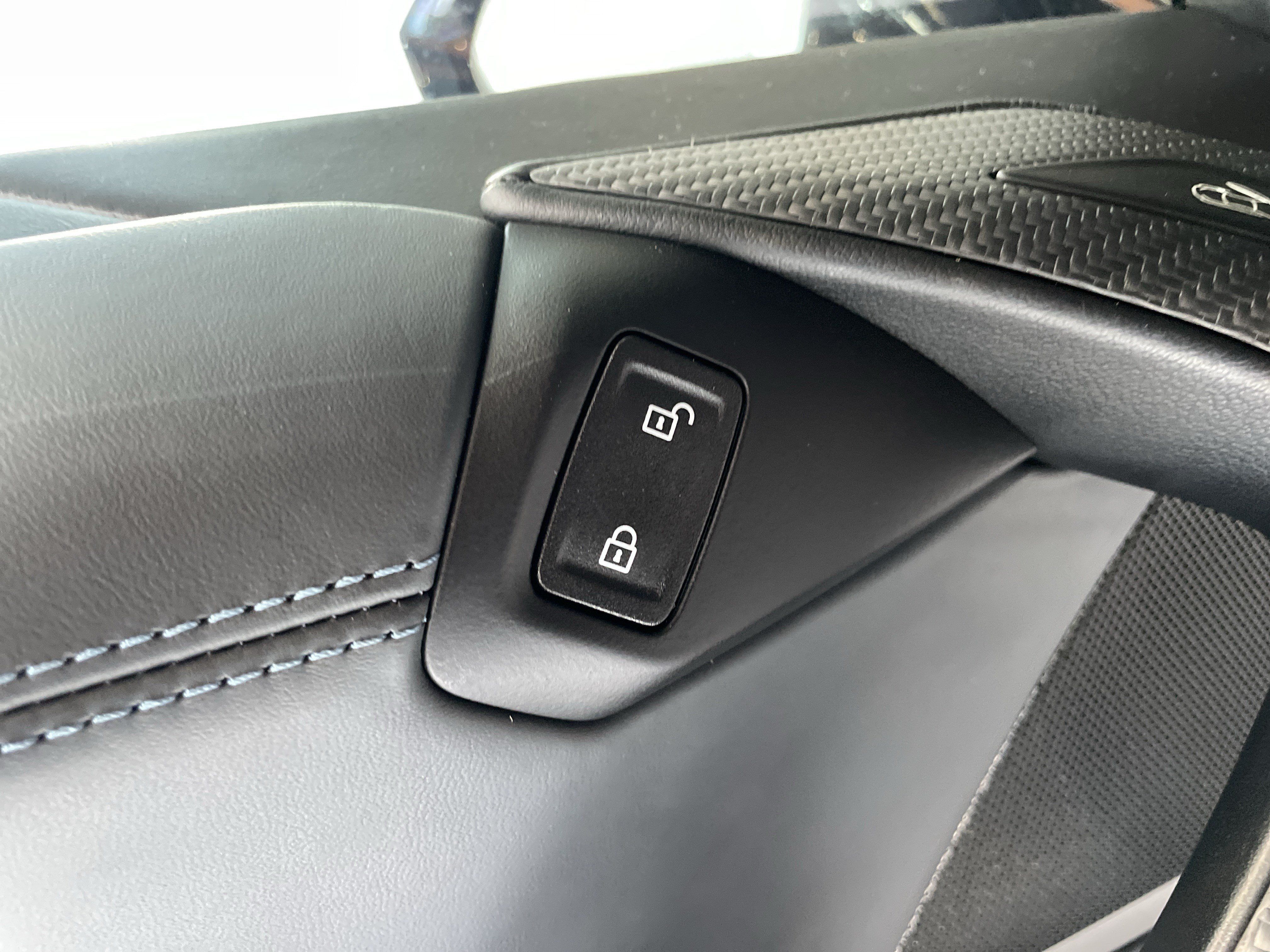 Used 2019 BMW i8 Coupe AWD/4WD image 16