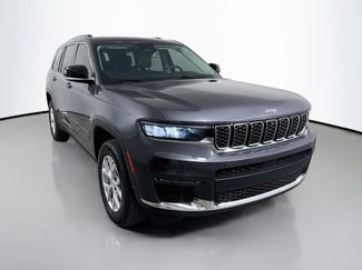 Used 2023 Jeep Grand Cherokee L Limited w/ Luxury Tech Group II AWD/4WD video 1