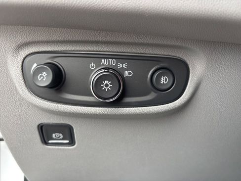 Used 2023 GMC Terrain SLT FWD image 27