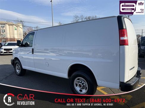 Used 2023 GMC Savana 2500 RWD image 4