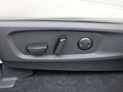 New 2026 Nissan Pathfinder SL FWD image 17
