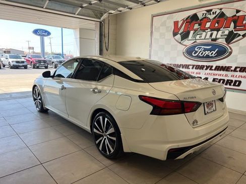 Used 2019 Nissan Altima 2.0 Platinum FWD image 6