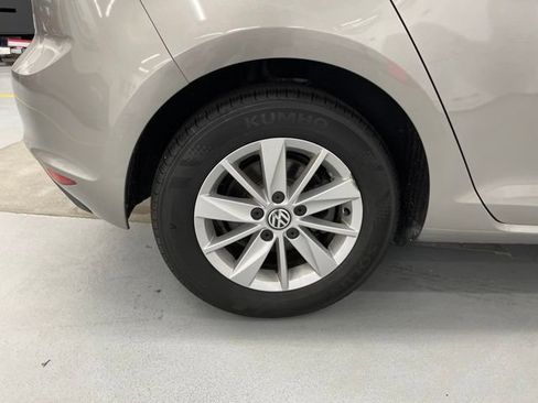 Used 2016 Volkswagen Golf S FWD image 30