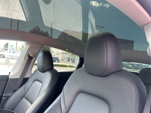 Used 2024 Tesla Model Y Long Range AWD/4WD image 18