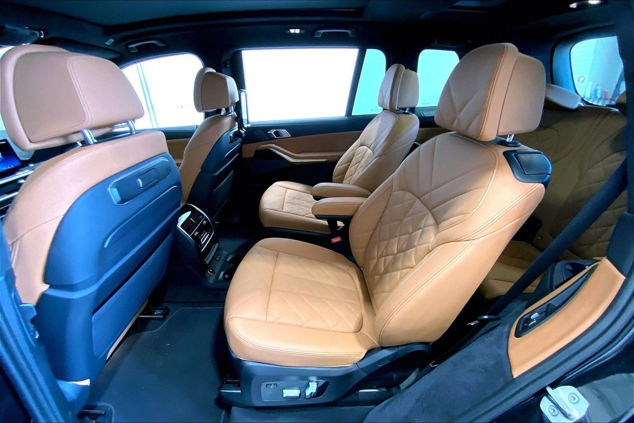 Used 2024 BMW X7 xDrive40i w/ Executive Package AWD/4WD image 24