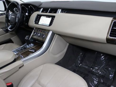 Used 2016 Land Rover Range Rover Sport HSE image 25
