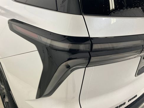 Used 2024 Chevrolet Traverse RS image 24