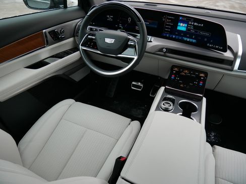 New 2026 Cadillac Vistiq Sport image 7