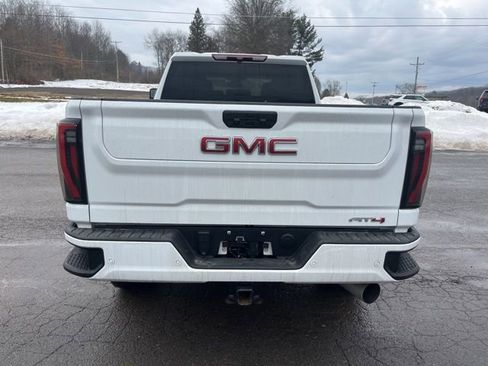 Used 2024 GMC Sierra 3500 AT4 image 7