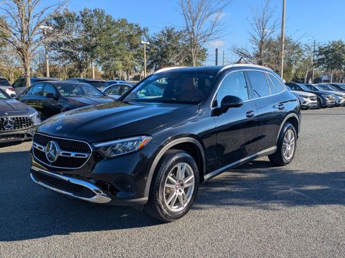 Used 2023 Mercedes-Benz GLC 300 w/ Exclusive Trim Package image 10