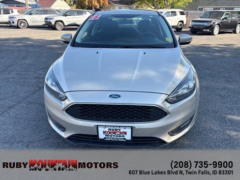 Used 2018 Ford Focus SEL FWD image 2