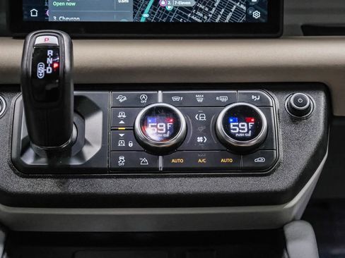 Used 2022 Land Rover Defender 110 SE AWD/4WD image 17