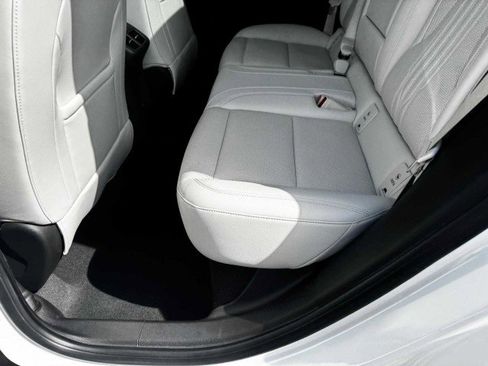 Used 2024 Buick Envision Avenir image 40