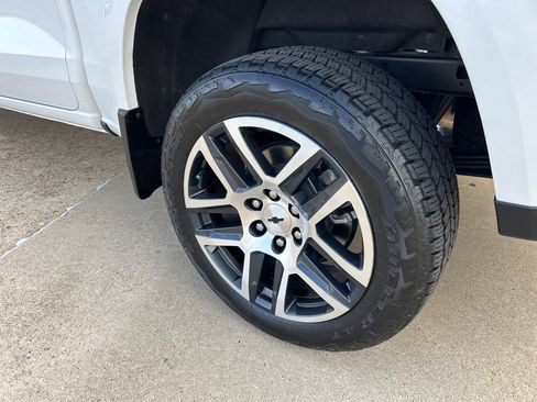 Used 2023 Chevrolet Colorado Z71 w/ Z71 Convenience Package 2 image 9