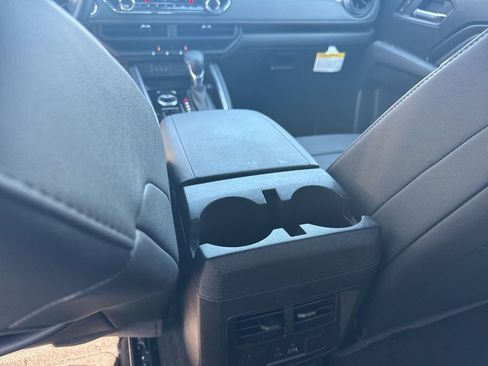 New 2026 Chevrolet Colorado LT w/ LT Convenience Package AWD/4WD image 26