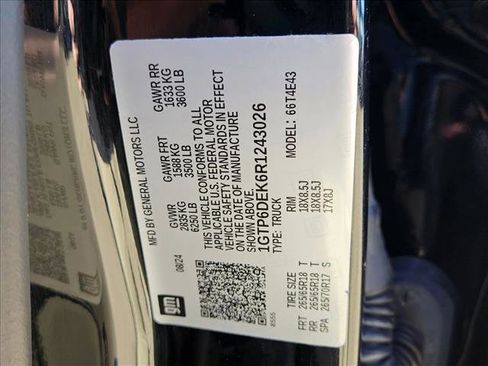 Used 2024 GMC Canyon AT4 w/ AT4 Premium Package image 26