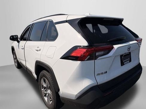 Used 2025 Toyota RAV4 LE AWD/4WD image 5