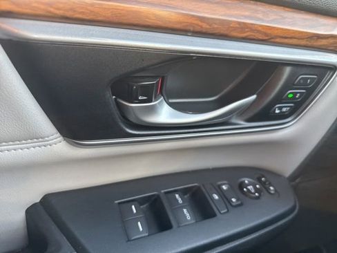 Used 2017 Honda CR-V Touring image 11