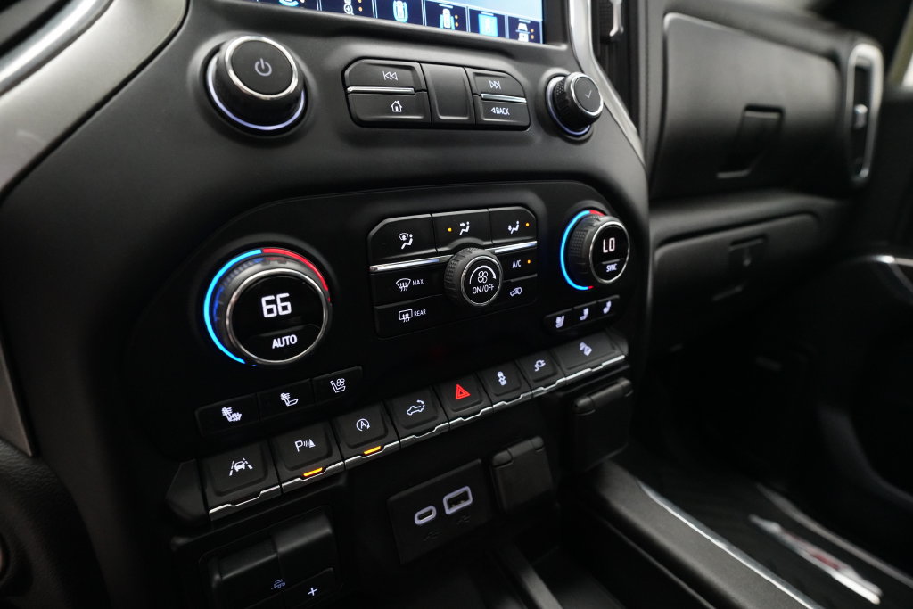 Used 2021 Chevrolet Silverado 1500 LTZ w/ LTZ Premium Package AWD/4WD image 19