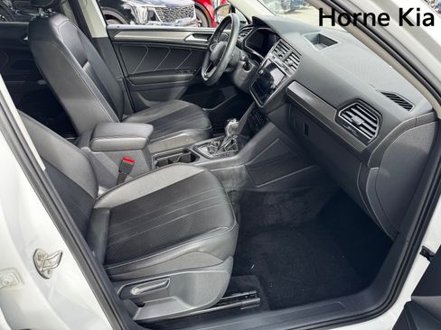 Used 2022 Volkswagen Tiguan SE image 24