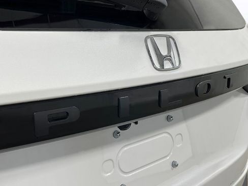 New 2025 Honda Pilot EX-L image 6