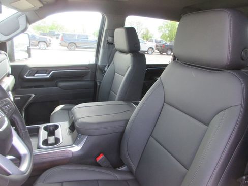 New 2026 GMC Sierra 2500 SLT w/ SLT Convenience Package AWD/4WD image 13