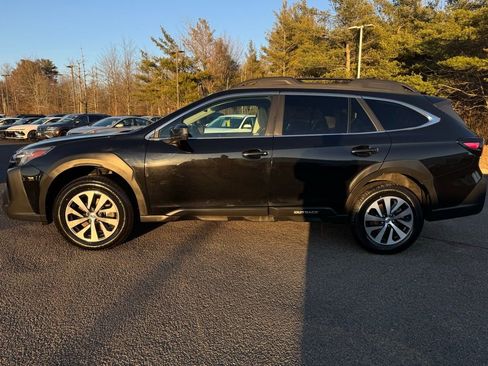 Used 2024 Subaru Outback Premium image 1