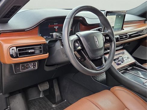 Certified 2022 Lincoln Aviator Reserve w/ Equipment Group 201A AWD/4WD image 14