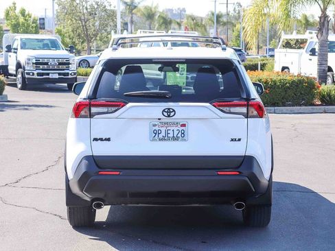 Used 2024 Toyota RAV4 XLE FWD image 5