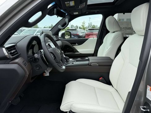 New 2026 Lexus LX 700h Luxury AWD/4WD image 12