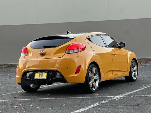 Used 2012 Hyundai Veloster w/ Style Pkg FWD image 5