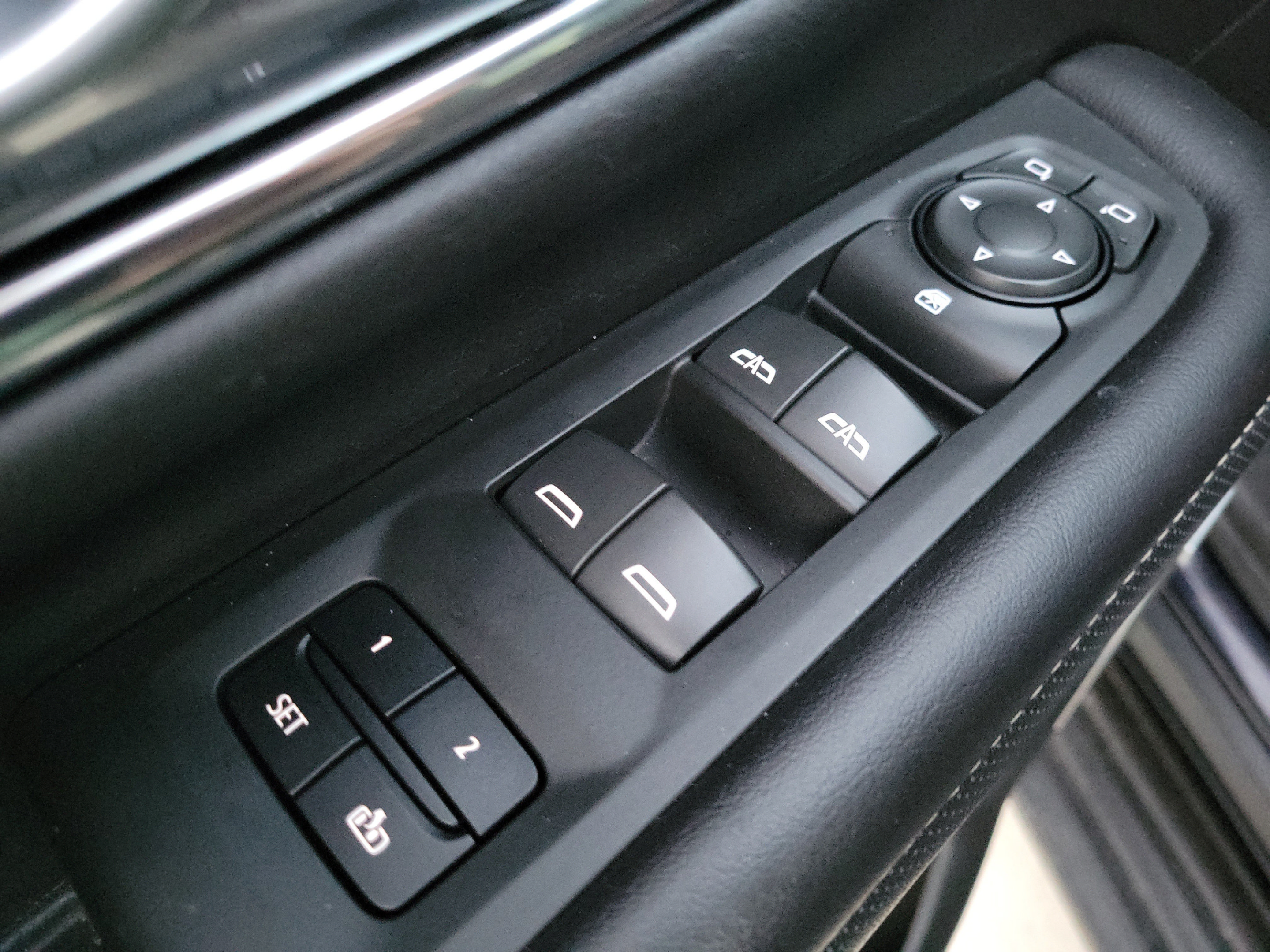 Used 2023 GMC Yukon SLT RWD image 13