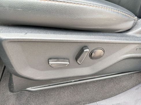 Used 2025 Ford F350 Lariat image 14